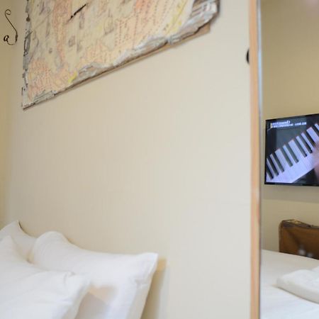 Laile Apartment Тайнан Екстериор снимка