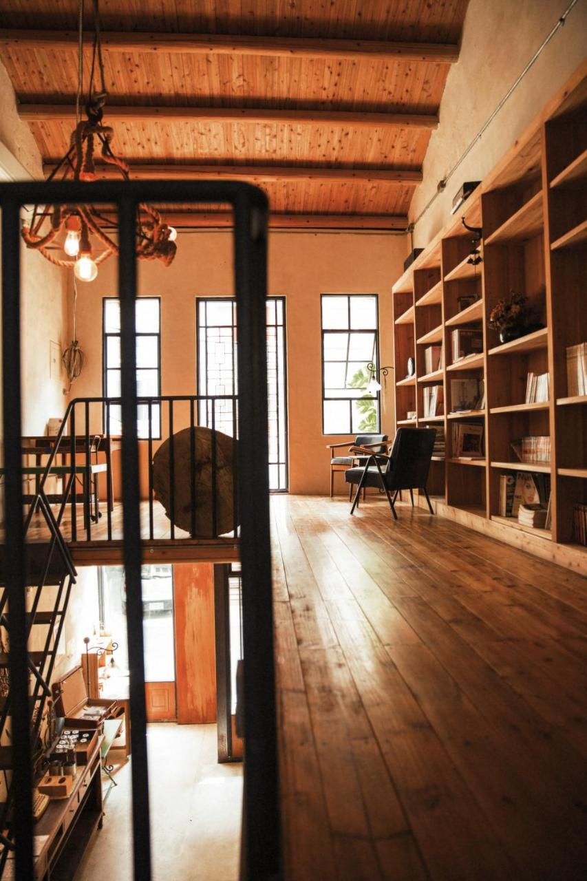 Laile Apartment Тайнан Екстериор снимка